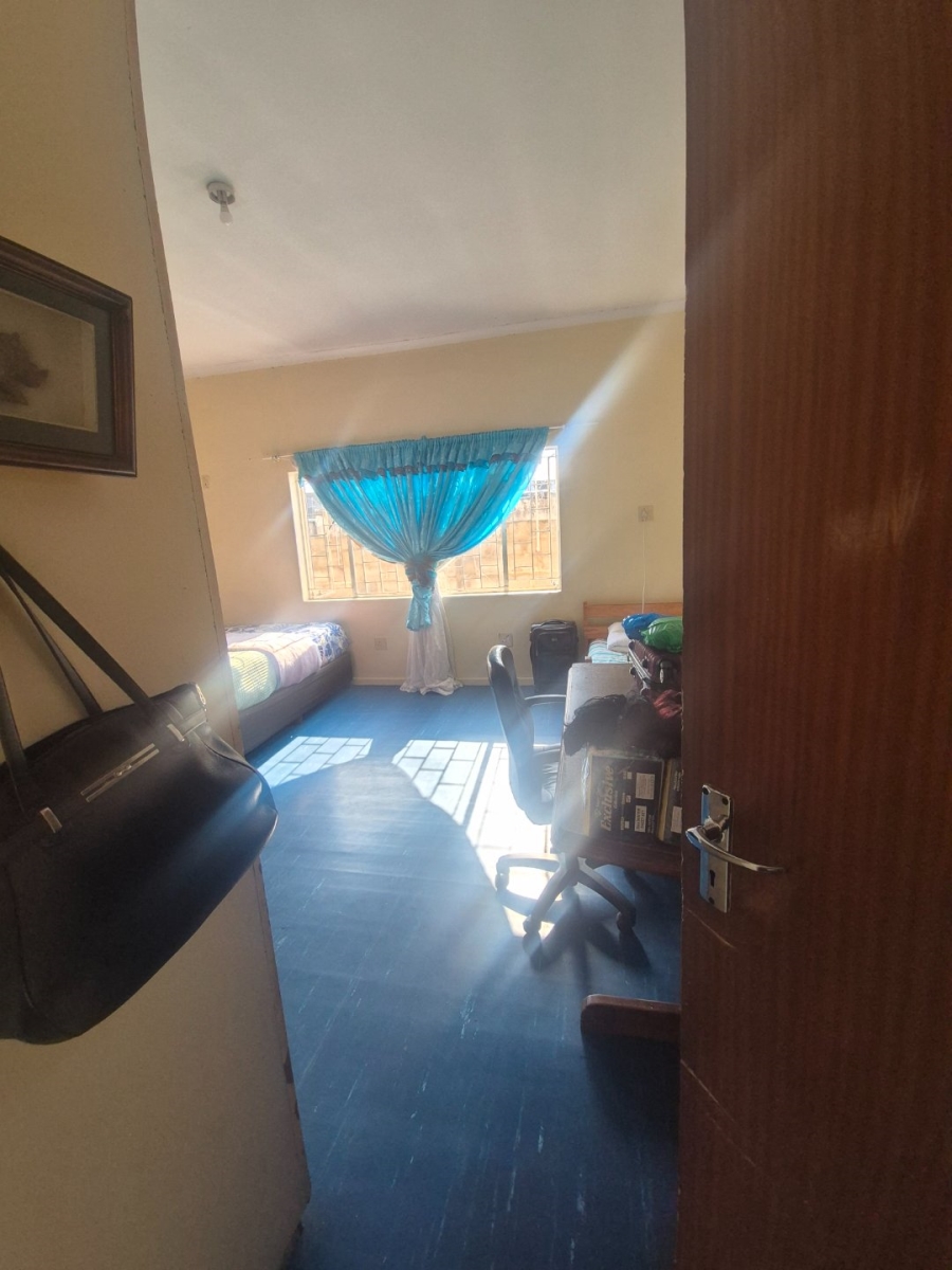 5 Bedroom Property for Sale in Uitenhage Upper Central Eastern Cape
